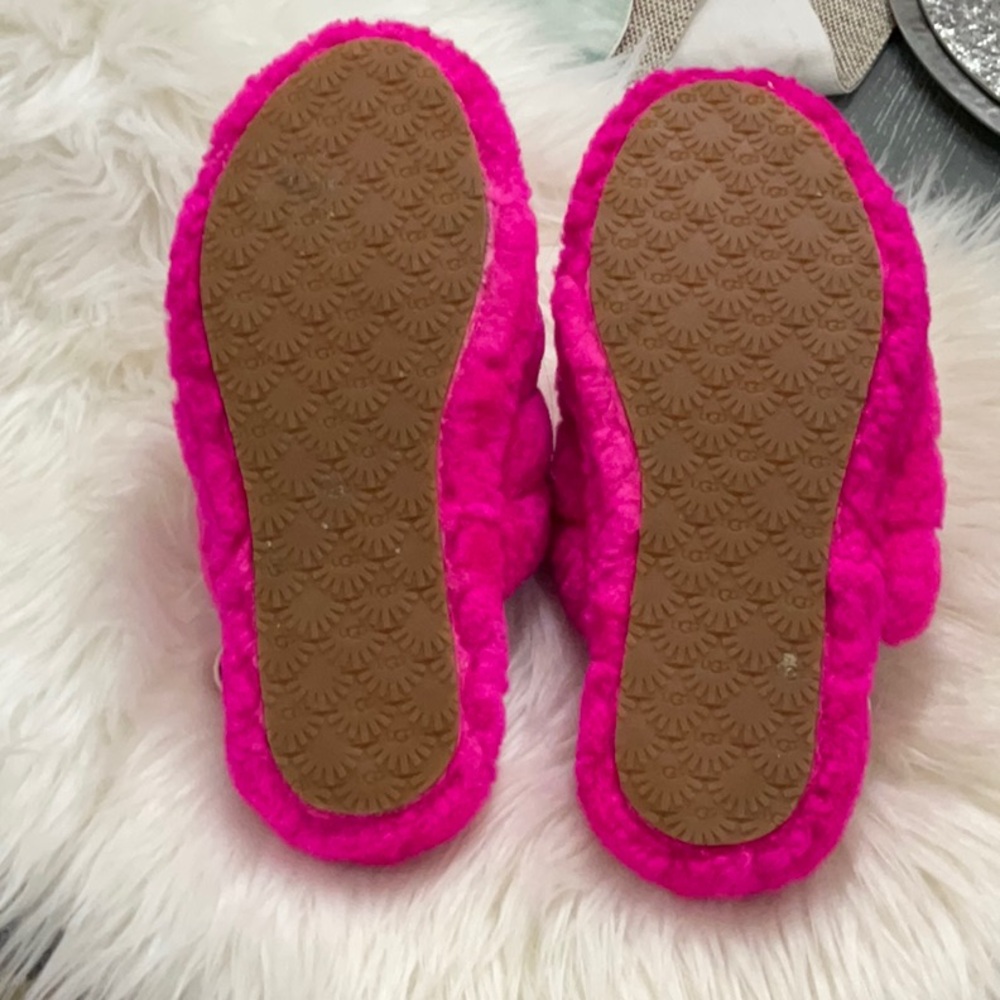 UGG slides - Picture 3 of 4